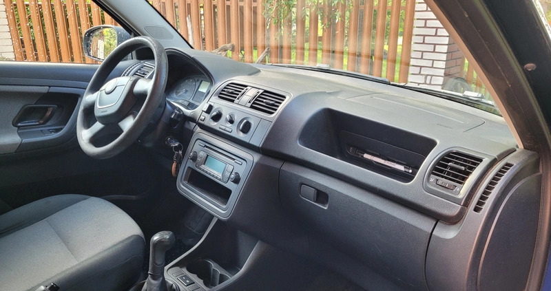 Skoda Fabia cena 12000 przebieg: 444500, rok produkcji 2011 z Tarczyn małe 137